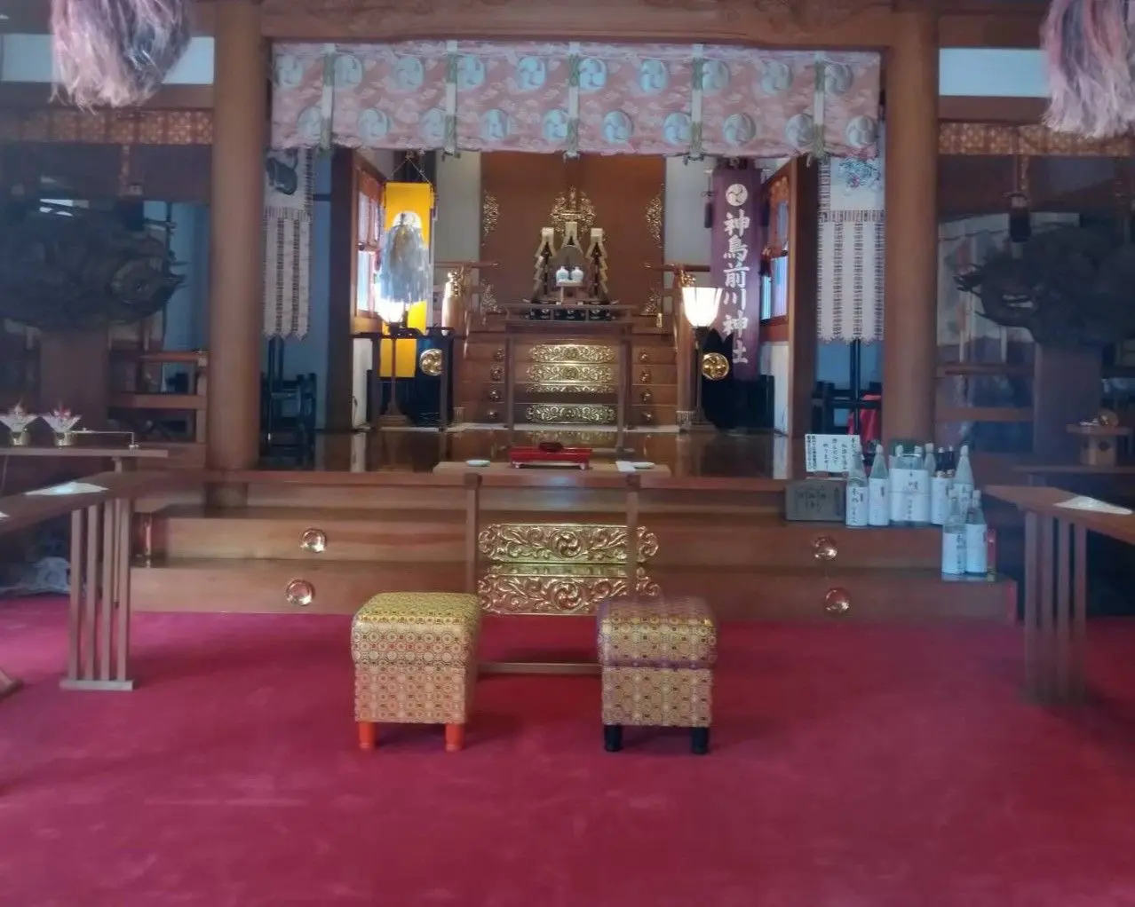 神鳥前川神社の式場となる社殿内の様子
